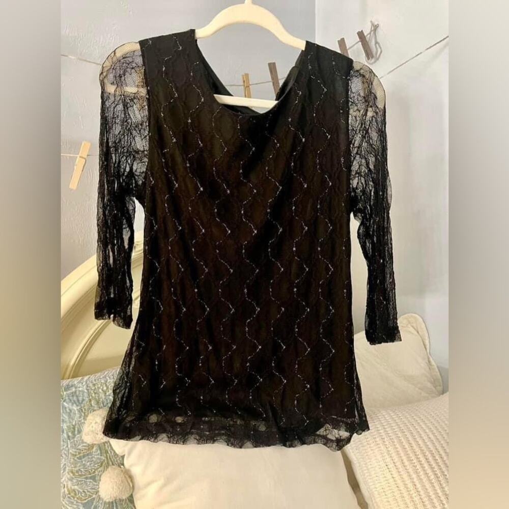 Nue Options. Size L. Elegant black top for a dressy occasion. Super cute…